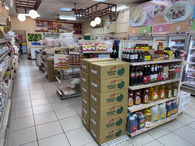 HISUNFOODS Chaozhou Store · Product shelves